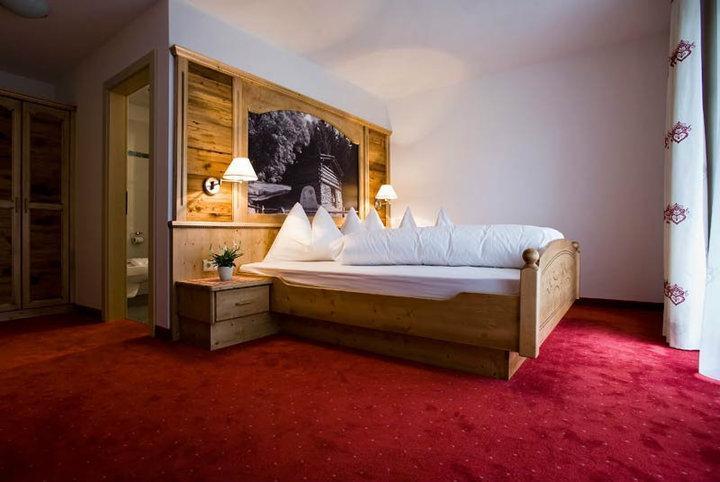 Hotel Pfandleralm San Martino In Passiria  Room photo